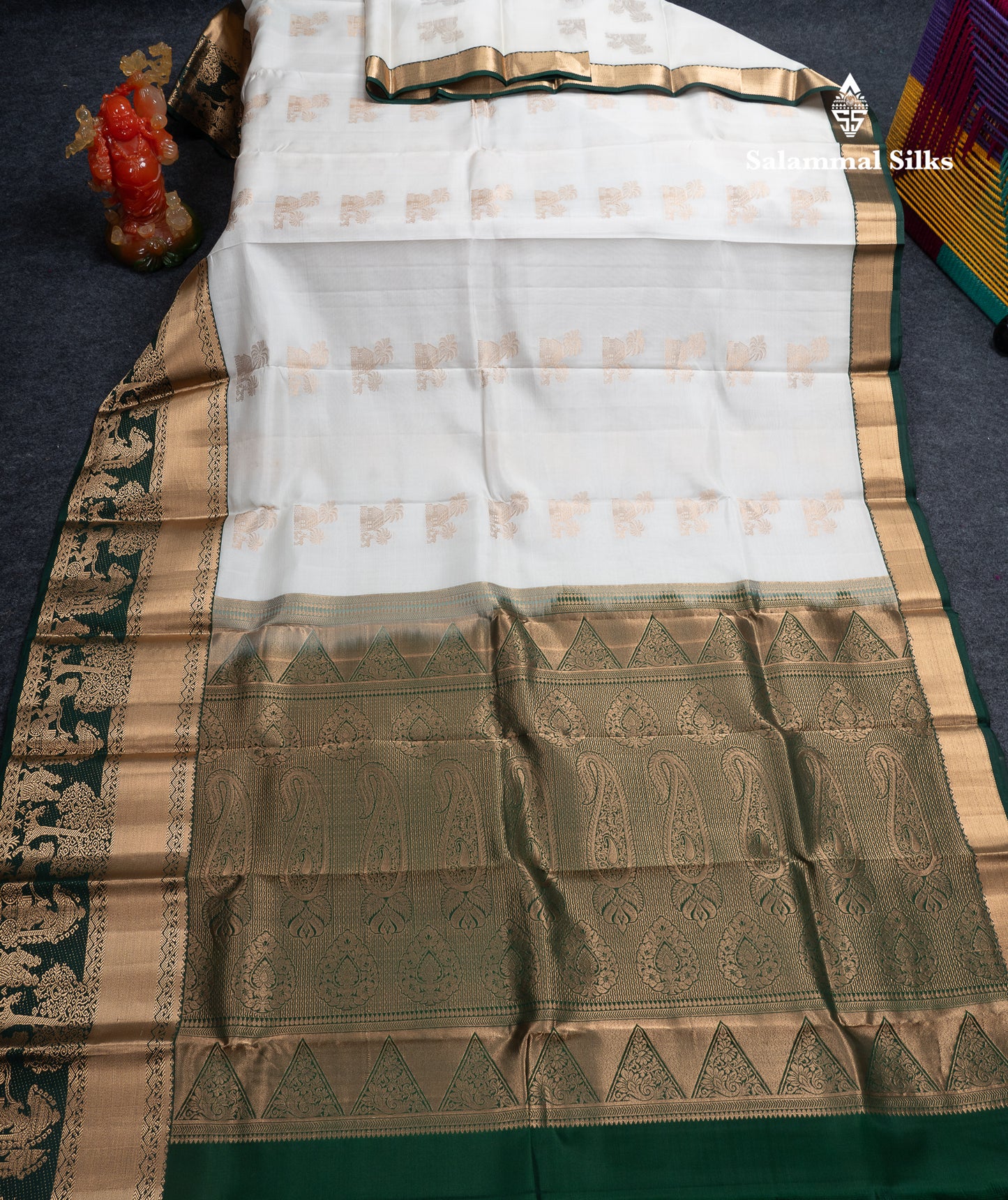 Beautiful White Pure Kanjivaram Silk Saree With Contrast Bottle Green Traditional Evening Morning Pallaku Border