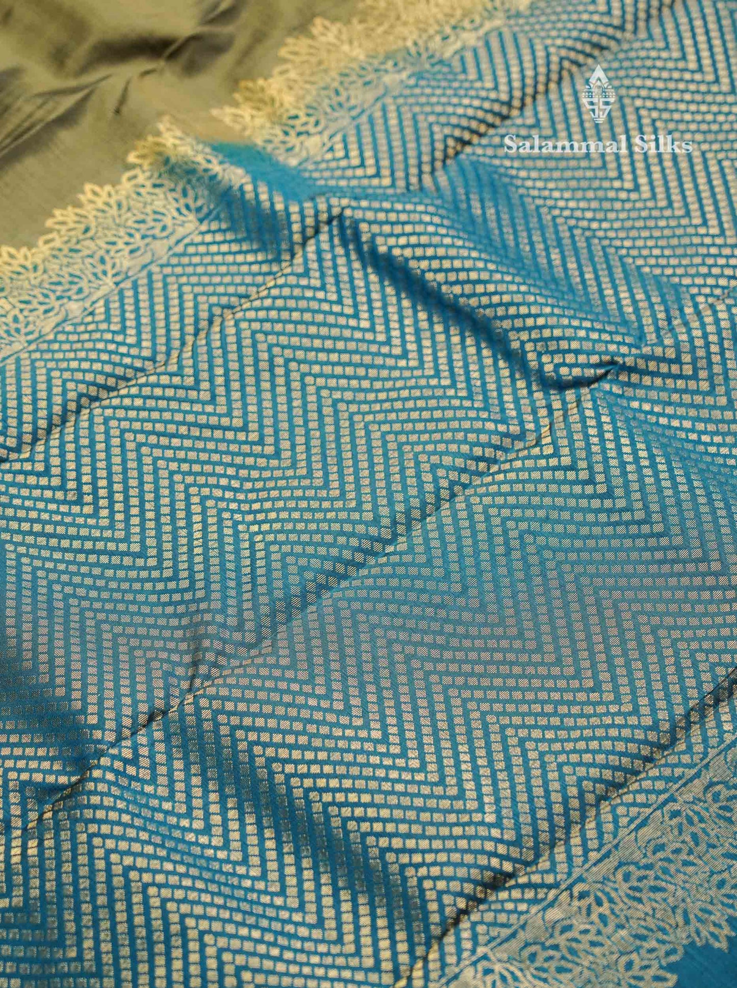 Beautiful Grey PureMix Kanjivaram Soft Silk Saree With Contrast Rust Orange Border