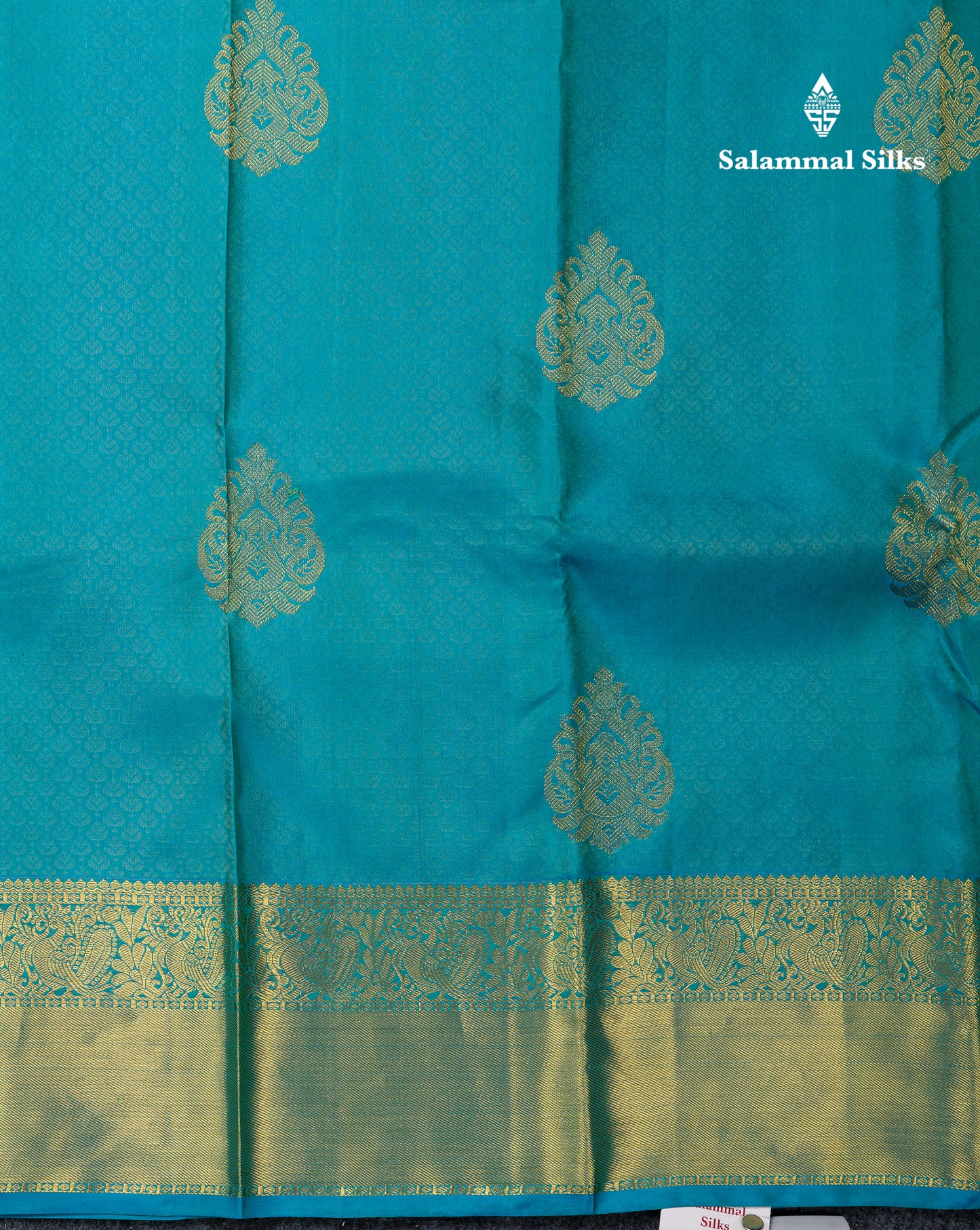 Beautiful Dual Tone Sapphire Blue Pure Kanjivaram Silk Saree With Traditional Border