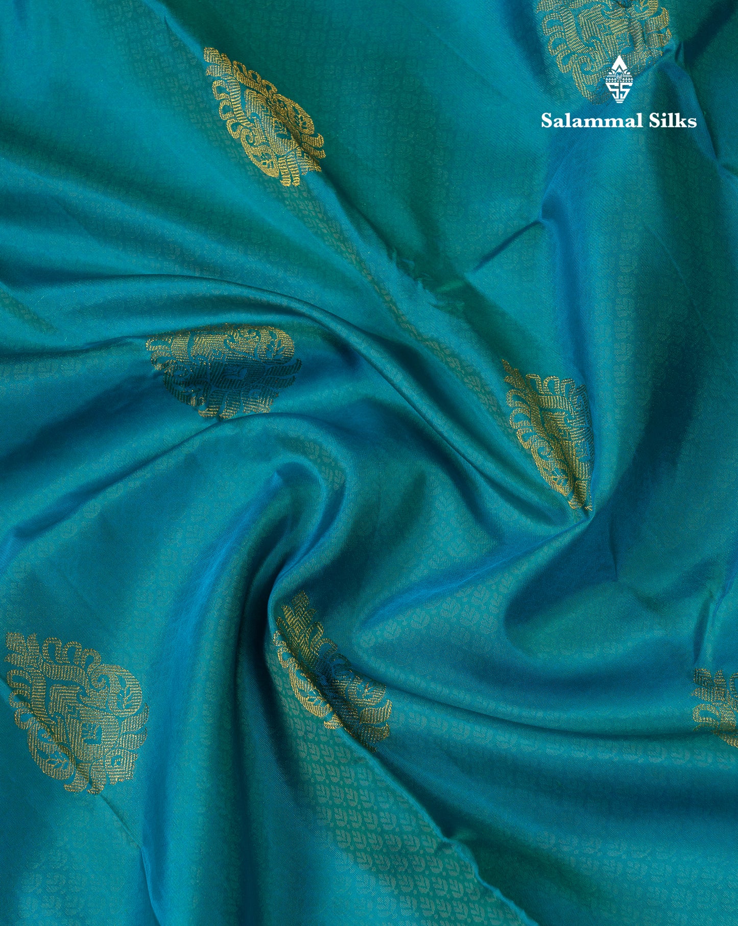 Beautiful Dual Tone Sapphire Blue Pure Kanjivaram Silk Saree With Traditional Border