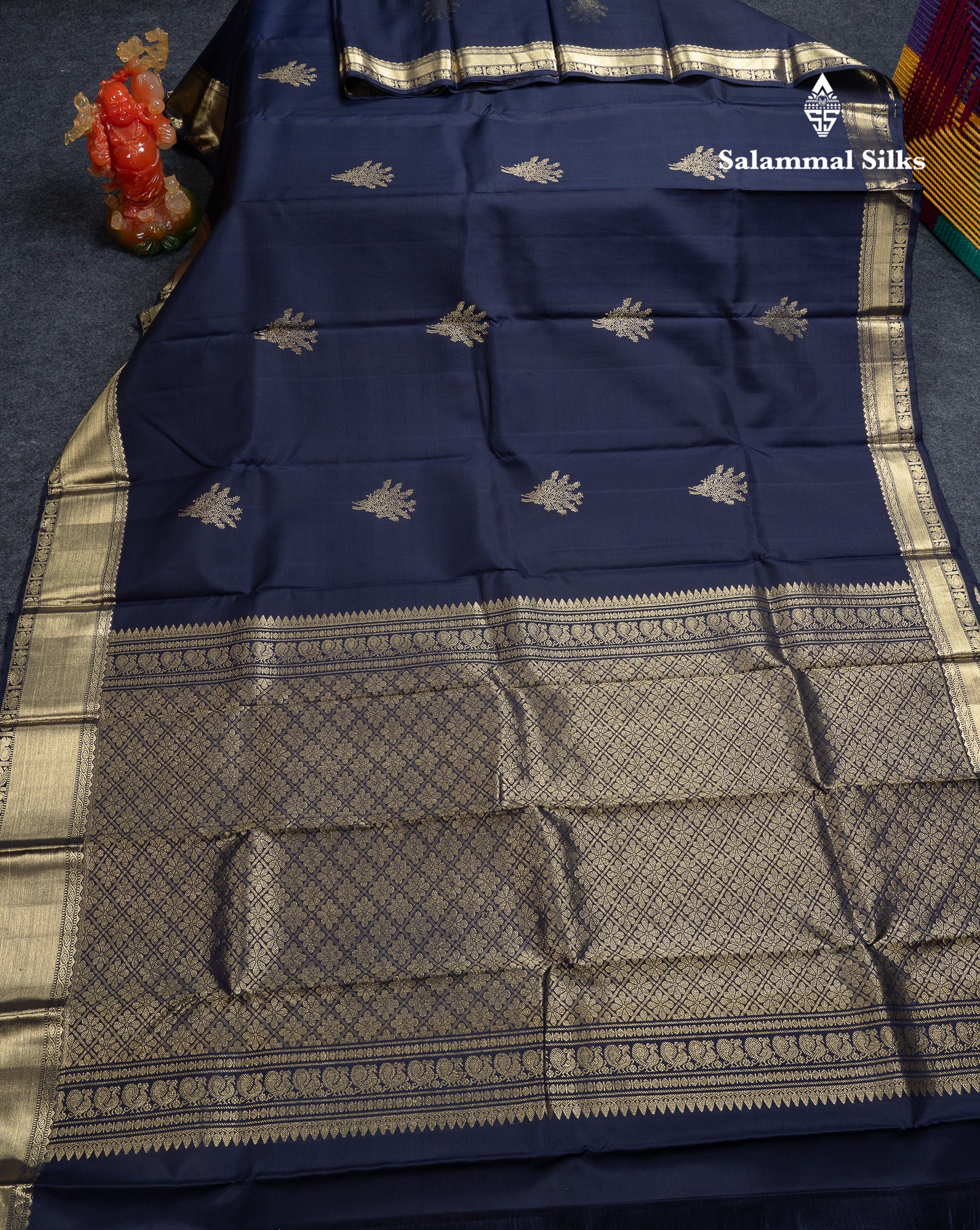 Beautiful Dark Navy Blue Pure Kanjivaram Silk Saree With Traditional Evening Morning Border