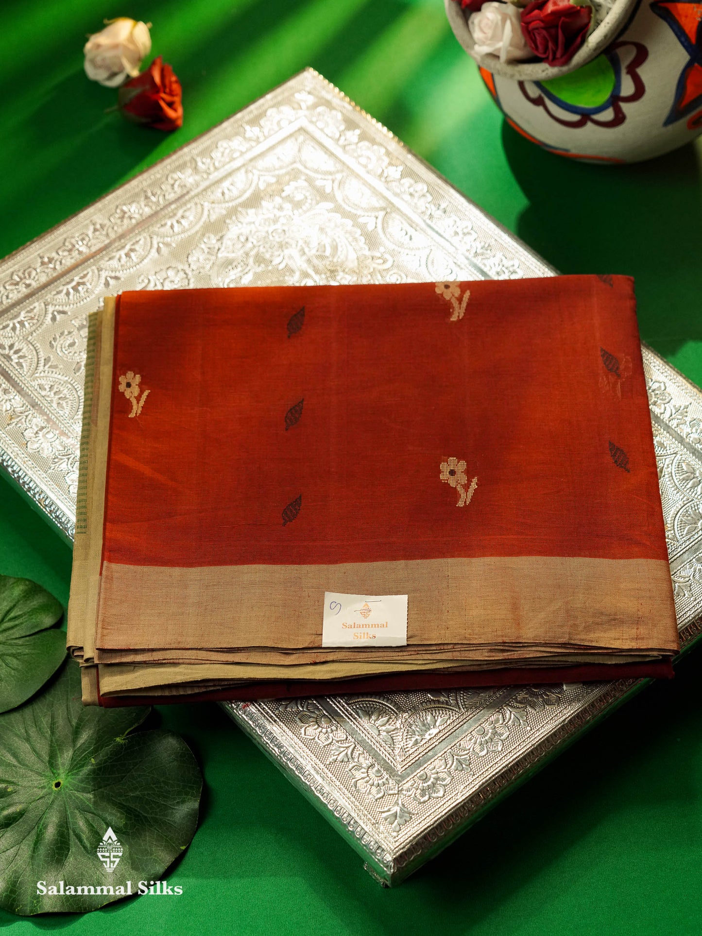 Beautiful Redish Maroon Thread Work Butta Handloom Pure Cotton Saree With Contrast Sandal Blouse