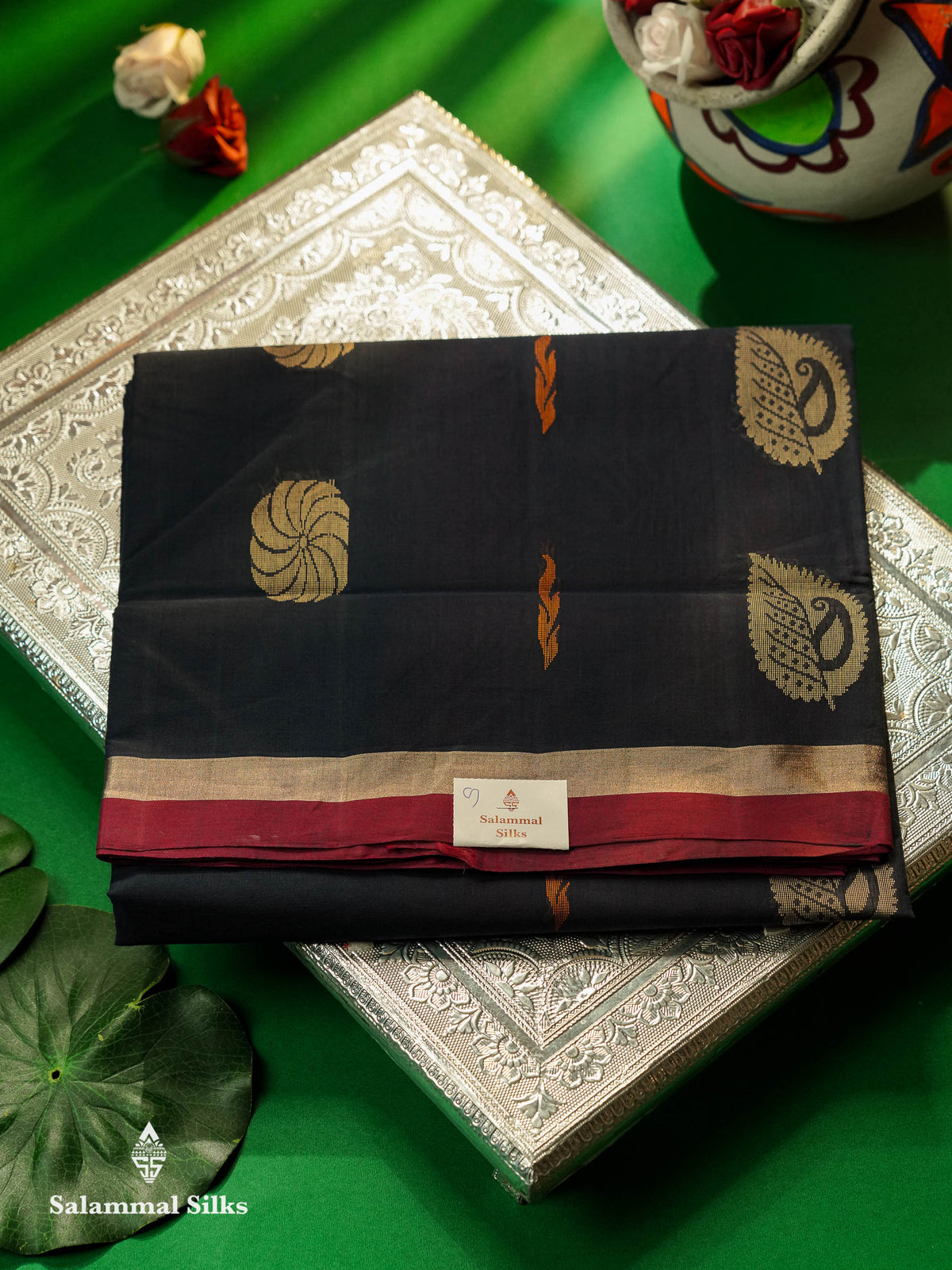 Beautiful Navy Blue Thread Work Butta Handloom Pure Cotton Saree With Contrast Wine Blouse
