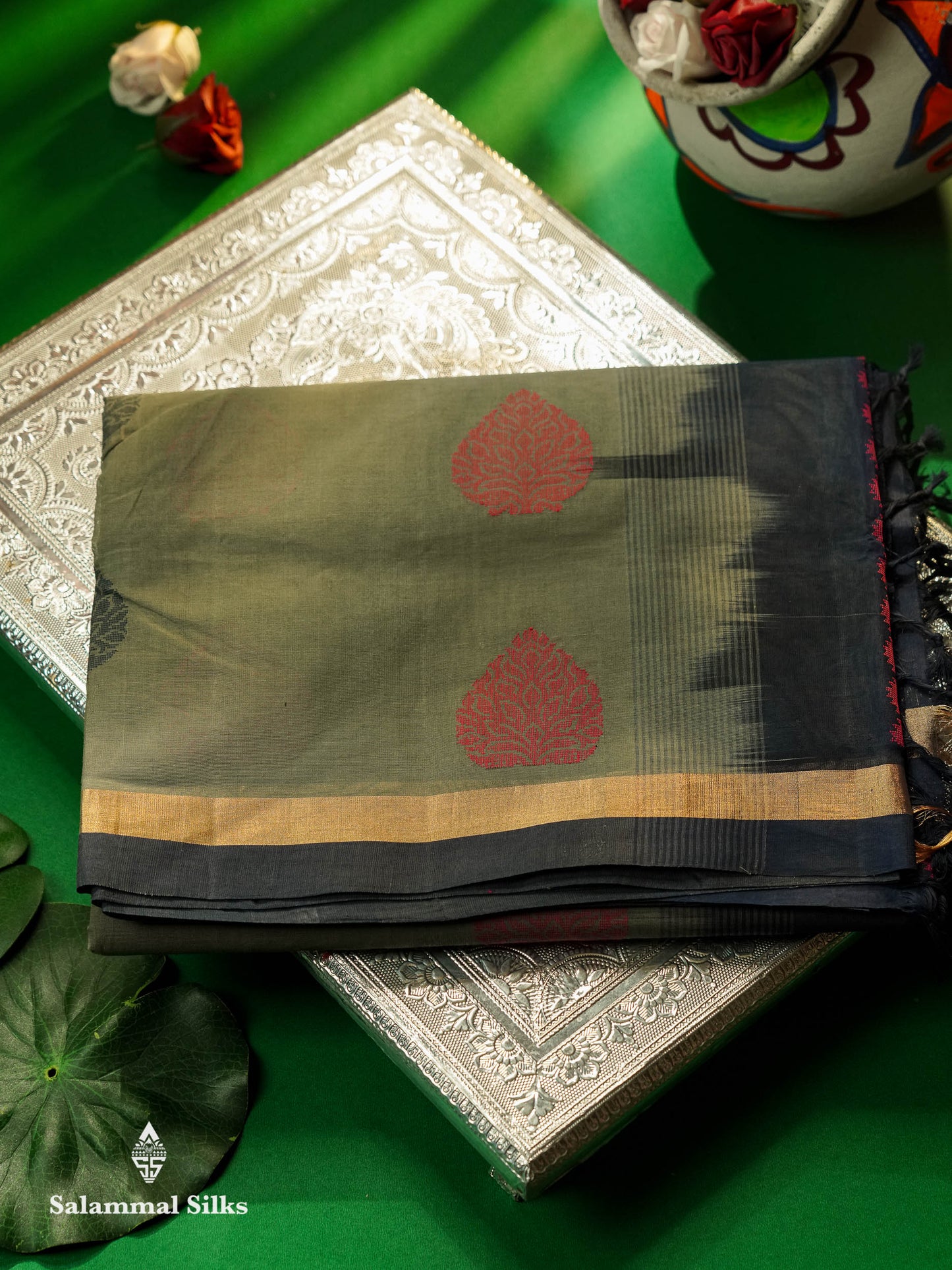 Beautiful Grey Thread Work Butta Handloom Pure Cotton Saree With Contrast Navy Blue Blouse