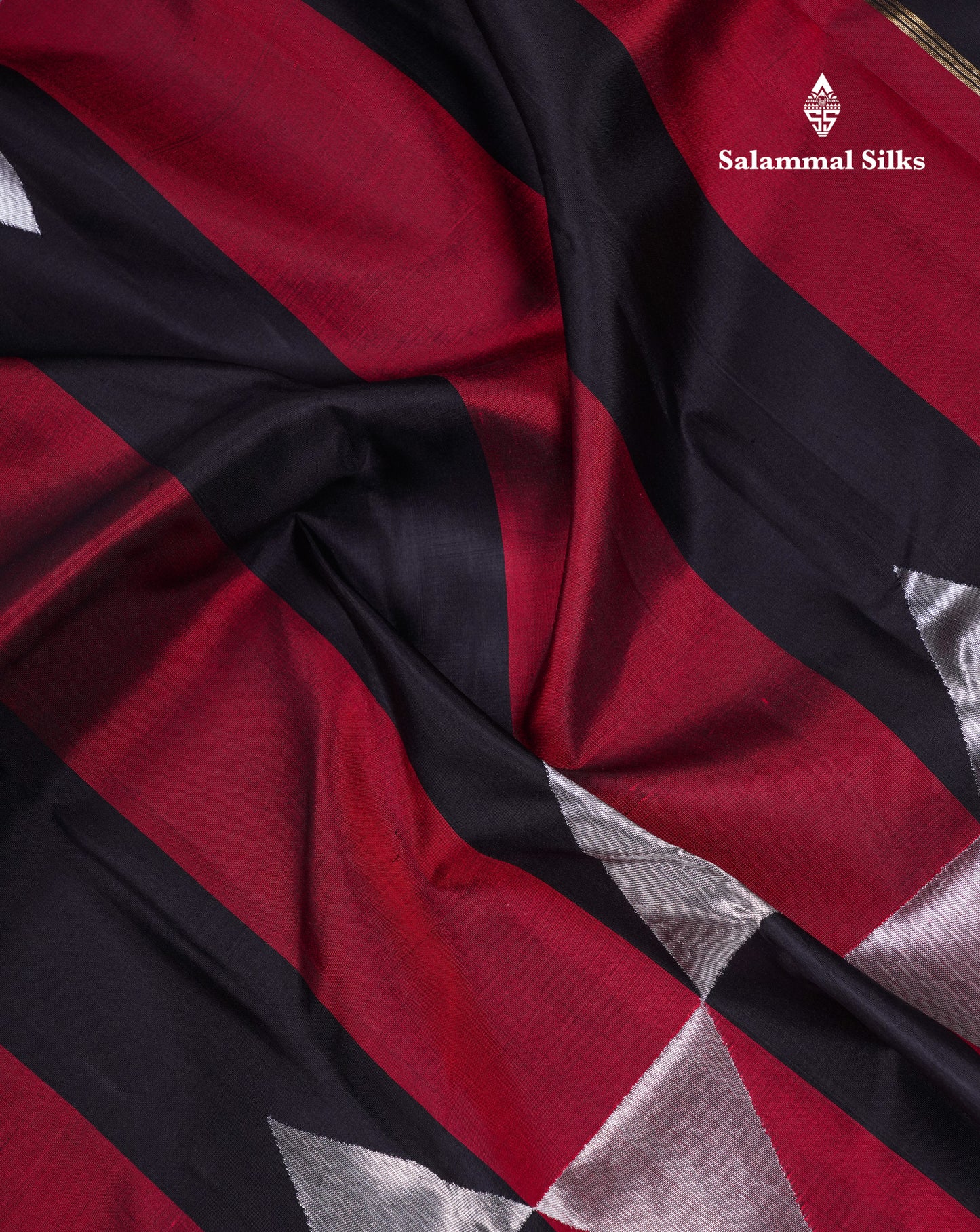 Beautiful Black And Maroon Stripes 8Kol Gold & Silver Butta Pure Zari Kanjivaram Silk Saree With Contrast Black Blouse