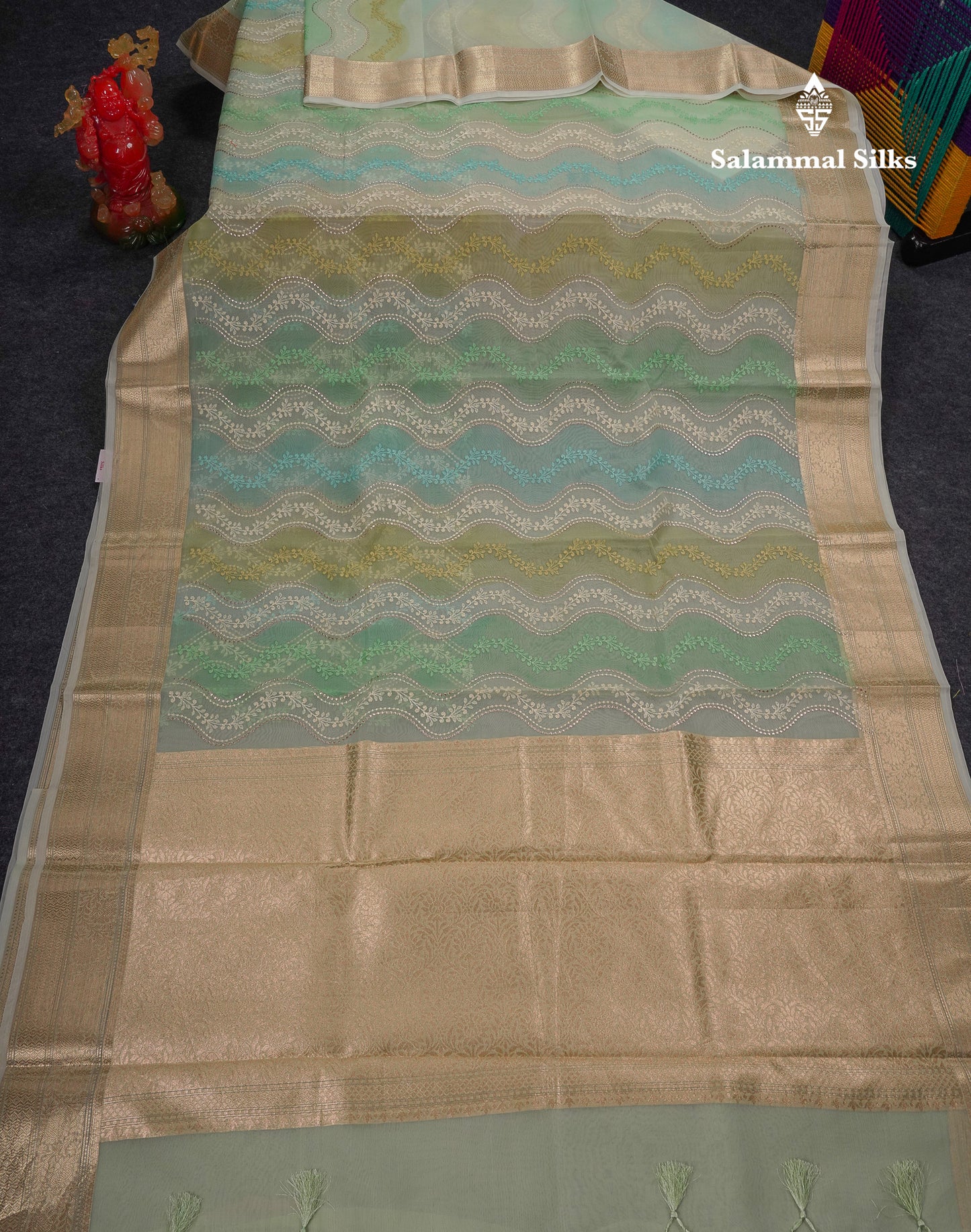 Beautiful Light Pink Zig-Zag Thread Work Semi Organza Fancy Saree With Traditional Border