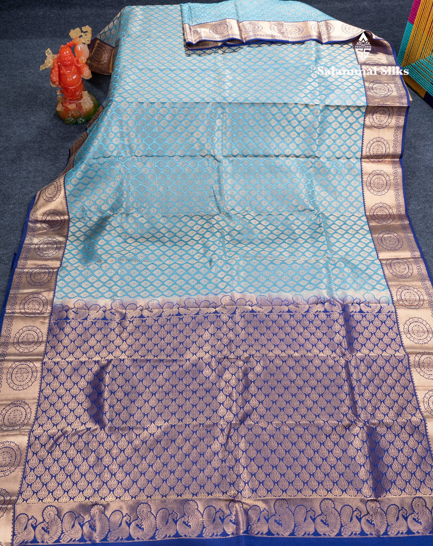 Dual Tone Light Blue Bridal Pure Kanjivaram Silk Saree With Contrast Navy Blue Border