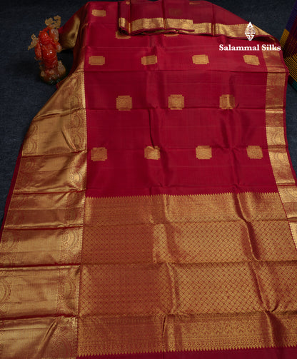 Beautiful Maroon Pure Kanjivaram Silk Saree With Contrast Bottle Green Blouse