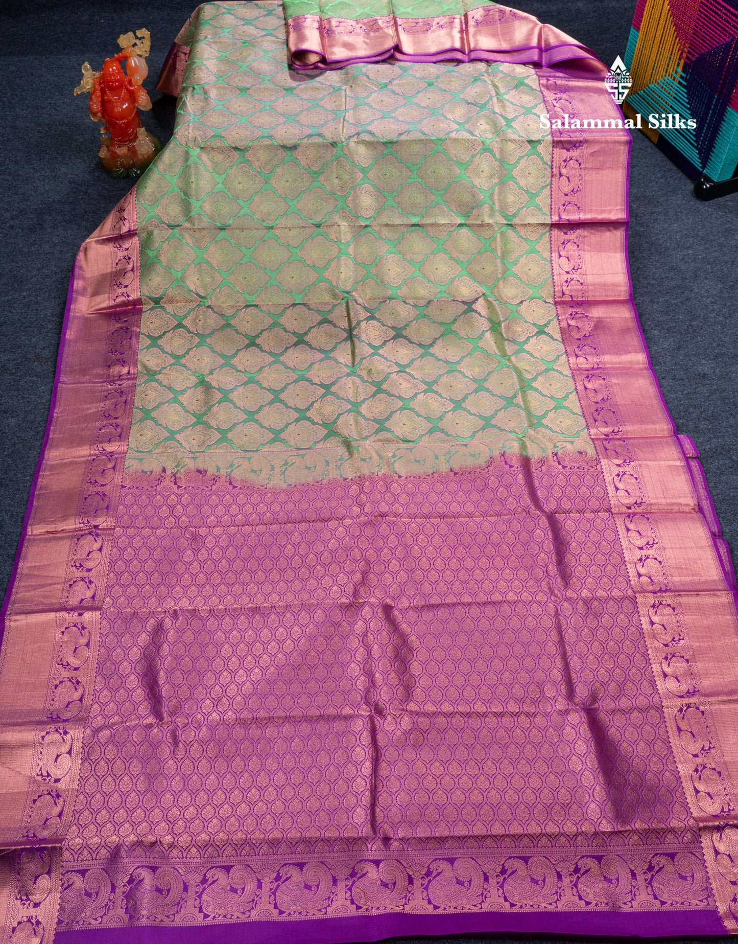 Dual Tone Green Bridal Pure Kanjivaram Silk Saree With Contrast Vadamalli Traditional Border