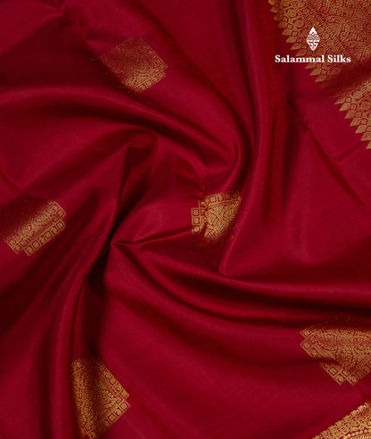 Beautiful Maroon Pure Kanjivaram Silk Saree With Contrast Bottle Green Blouse