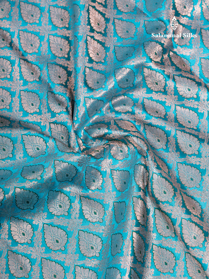 Dual Tone Light Ramar Blue Bridal Pure Kanjivaram Silk Saree With Contrast Bottle Green Traditional Evening Morning Border