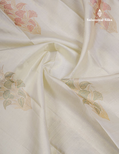 Beautiful Half White Vaira Oosi Lines Fancy Pure Kanjivaram Silk Saree With Contrast Pink Blouse