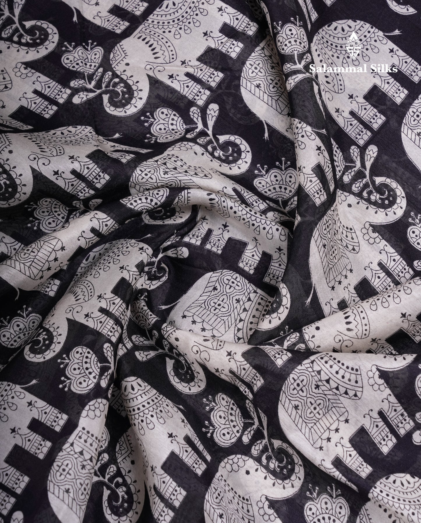 Beautiful White Mahu Silk Fancy Saree With Contrast Black Blouse