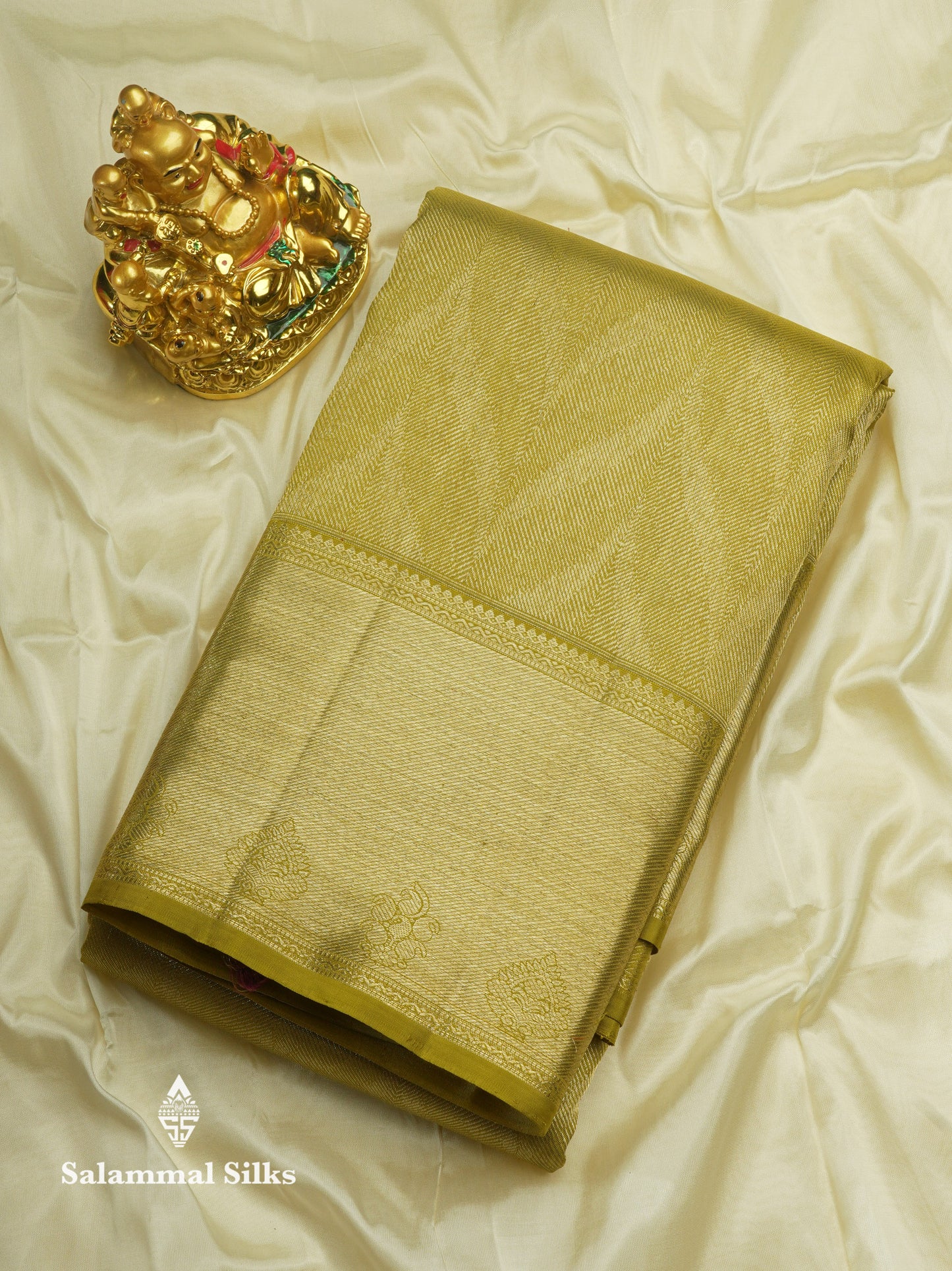 Manthulir Green Pure Kanjivaram Silk Saree With Gold Zari Border