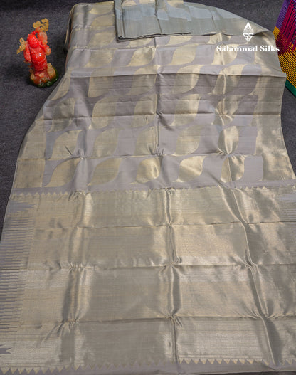 Beautiful Light Grey 8 Kol Pure Kanjivaram Silk Saree With Blouse