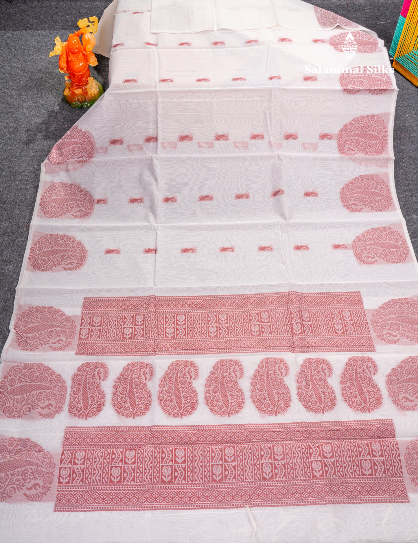 White Kota Cotton Saree Maroon Thread Butta With Self Blouse