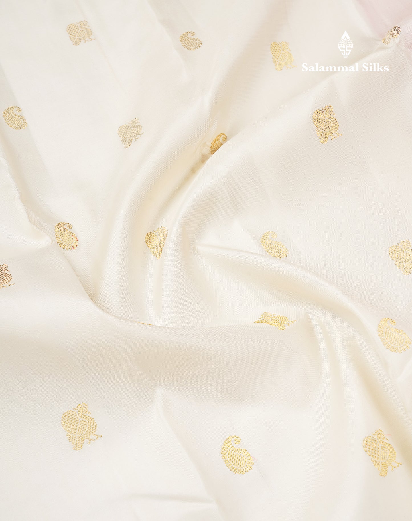 Beautiful Korvai White Pure Kanjivaram Silk Saree With Contrast Red Traditional Border
