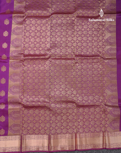 Beautiful Magenta Pure Kanjivaram Silk Saree With Traditional Medium Border