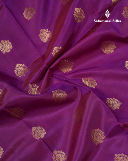 Beautiful Magenta Pure Kanjivaram Silk Saree With Traditional Medium Border