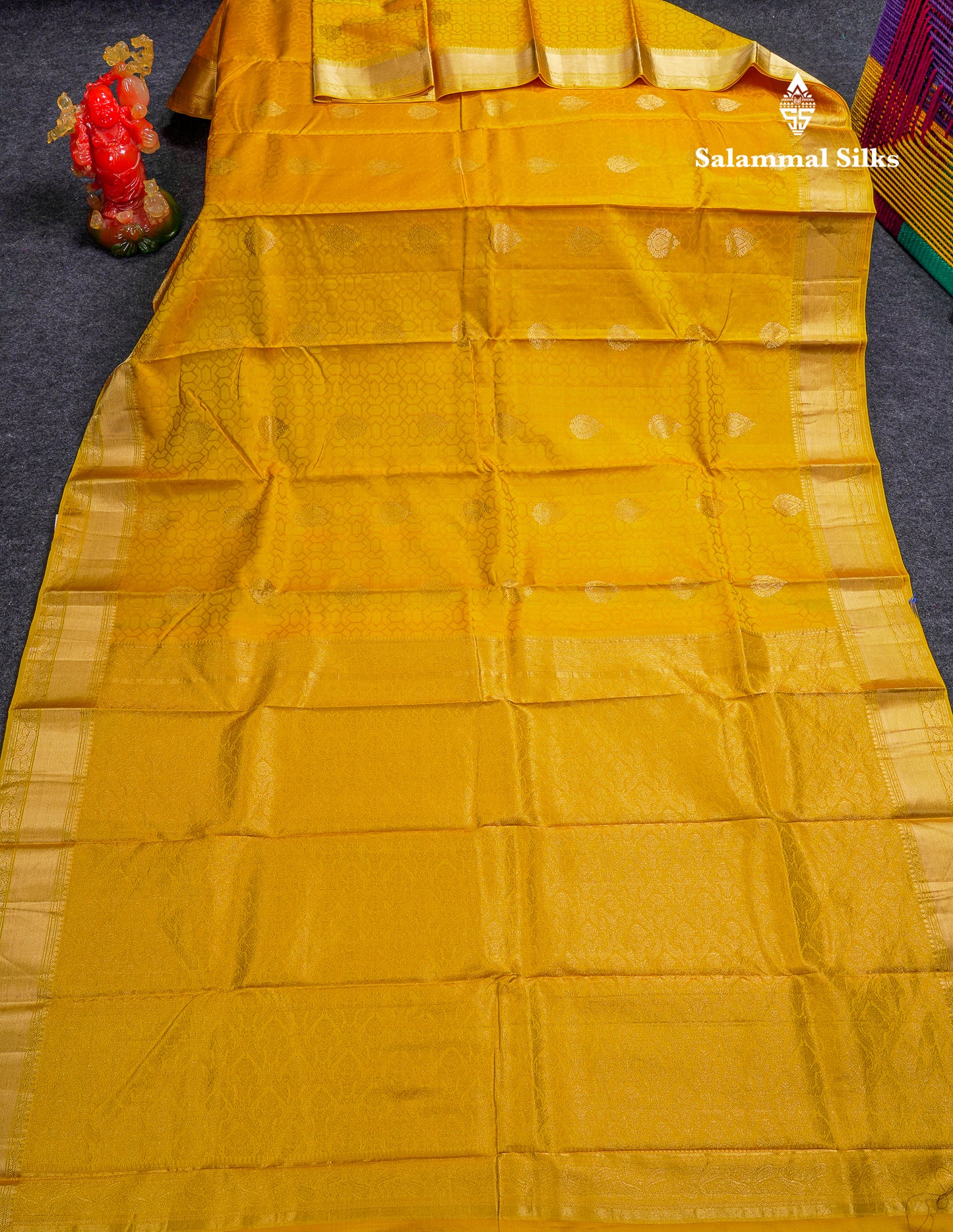 Beautiful Yellow Pure Kanjivaram Silk Saree With Traditional Medium Border