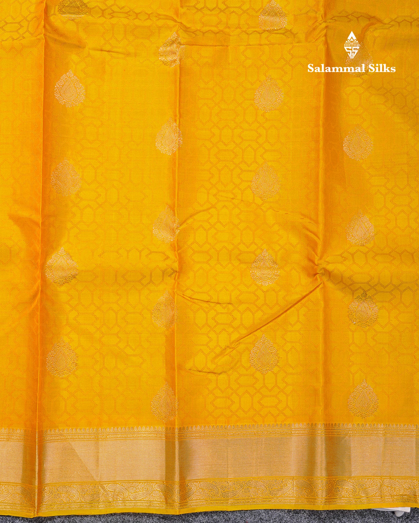 Beautiful Yellow Pure Kanjivaram Silk Saree With Traditional Medium Border