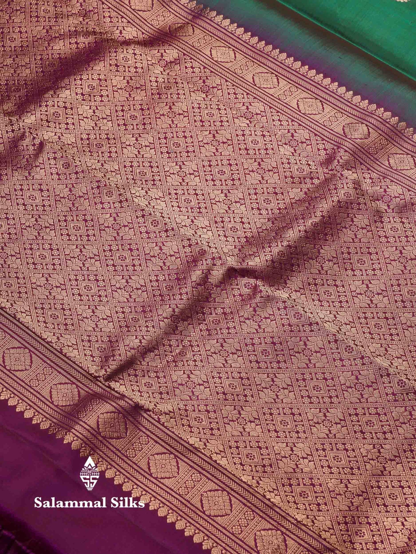 Beautiful Dual Tone Green Pure Kanjivaram Silk Saree With Contrast Magenta Traditional Border