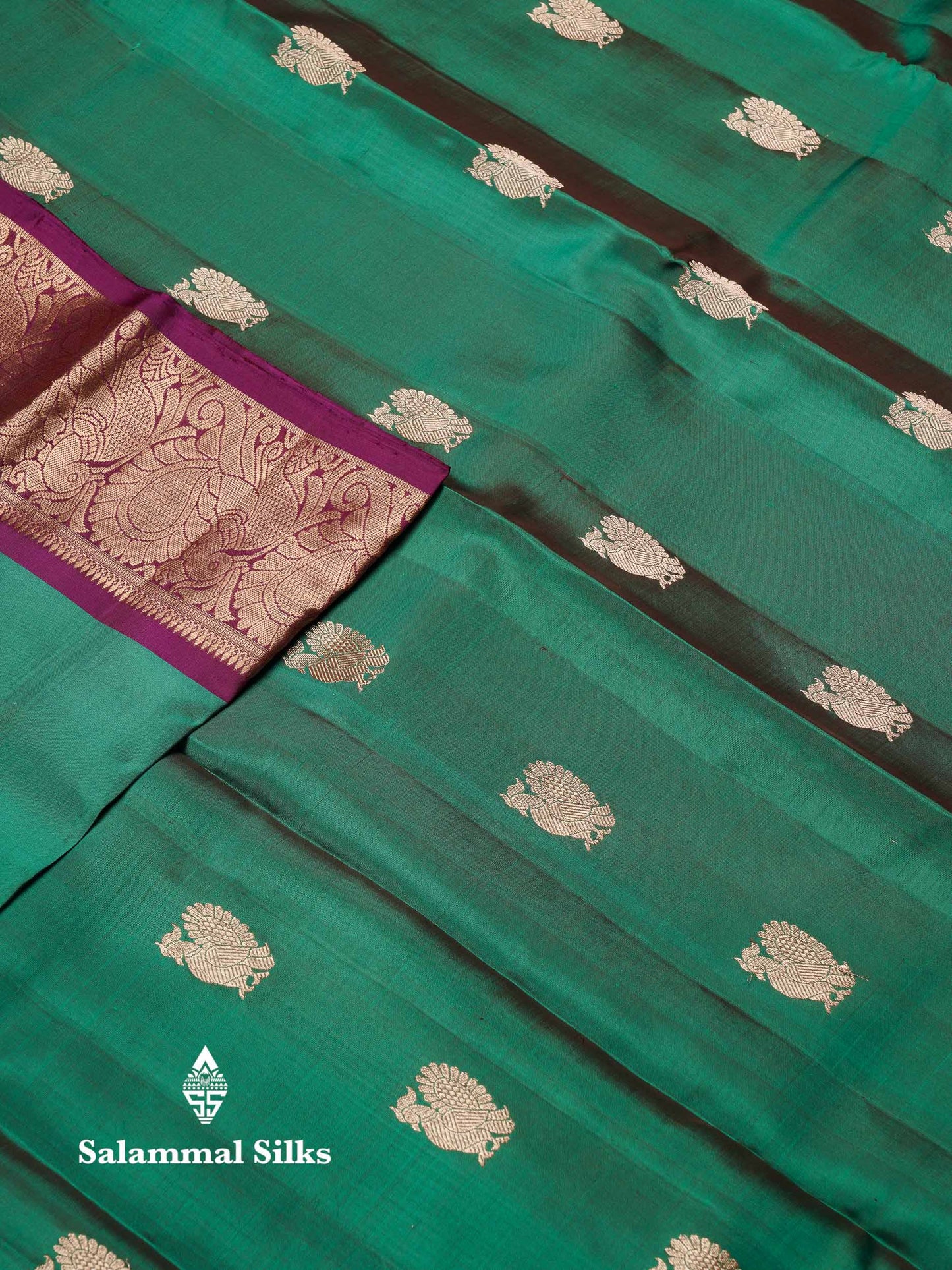 Beautiful Dual Tone Green Pure Kanjivaram Silk Saree With Contrast Magenta Traditional Border
