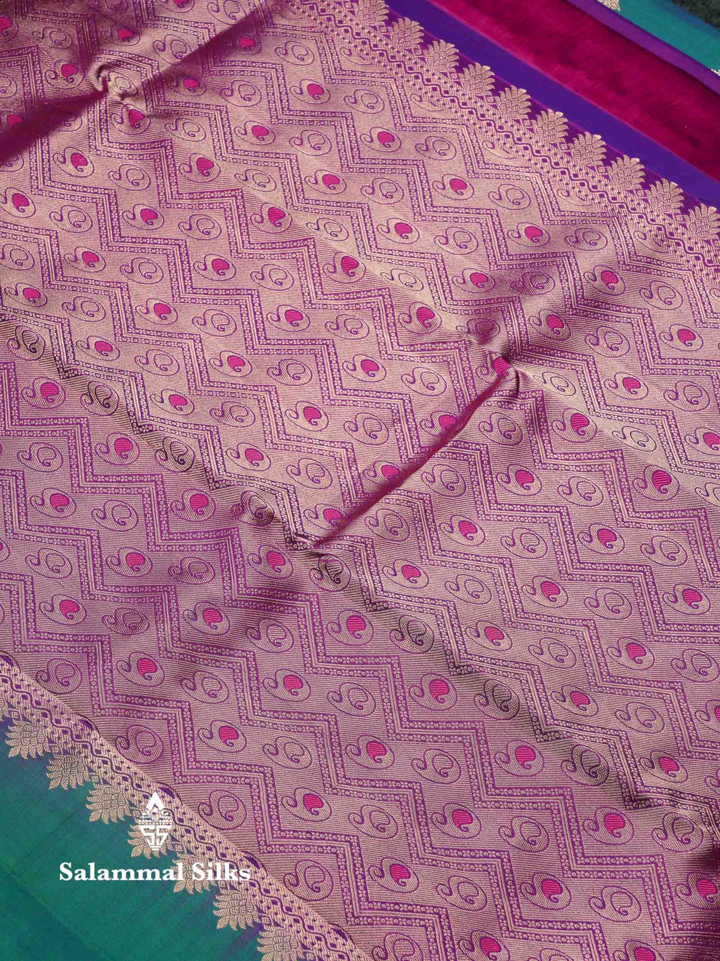 Beautiful Dual Tone Peacock Green Pure Kanjivaram Silk Saree With Contrast Magenta Traditional Border