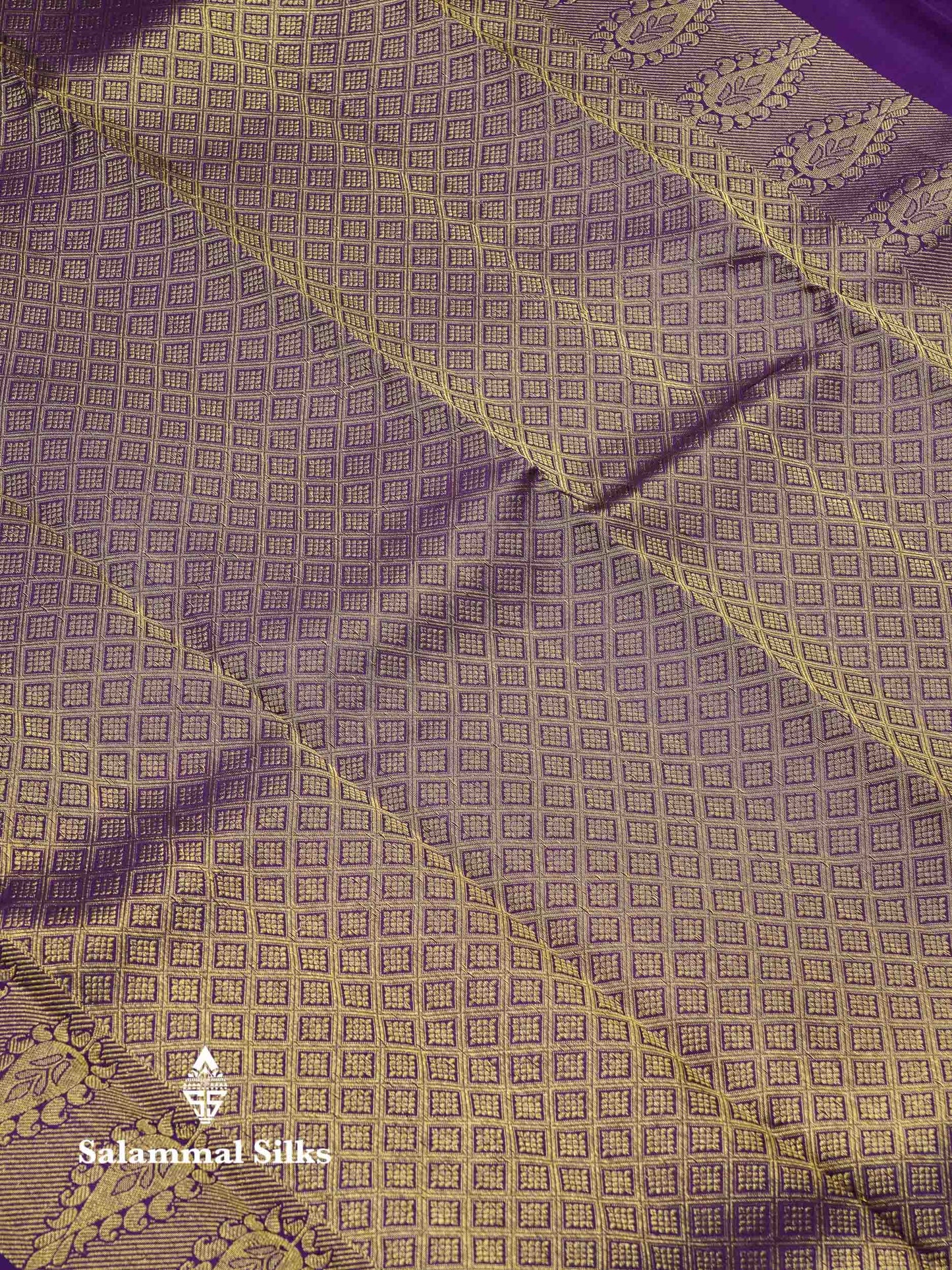 Beautiful Light Parrot Green Pure Kanjivaram Silk Saree With Contrast Dark Purple Traditional Border