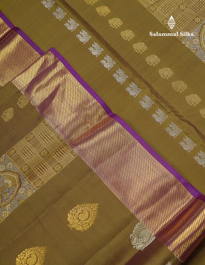 Beautiful Mehandi Green Pure Kanjivaram Silk Saree With Contrast Magenta Traditional Evening Morning Border