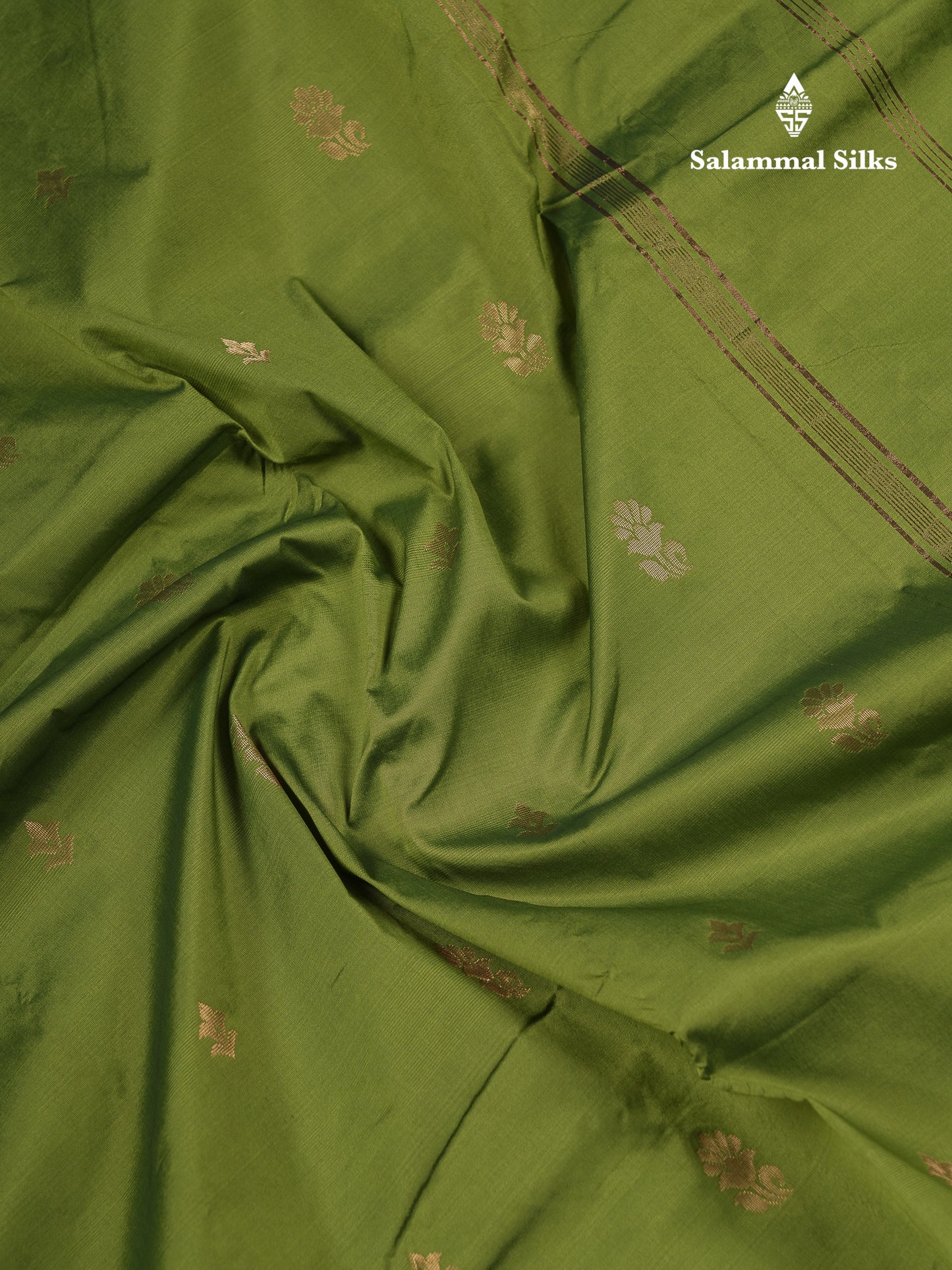 Beautiful Grey Semi Silk Saree With Tarditional Rettapet Border