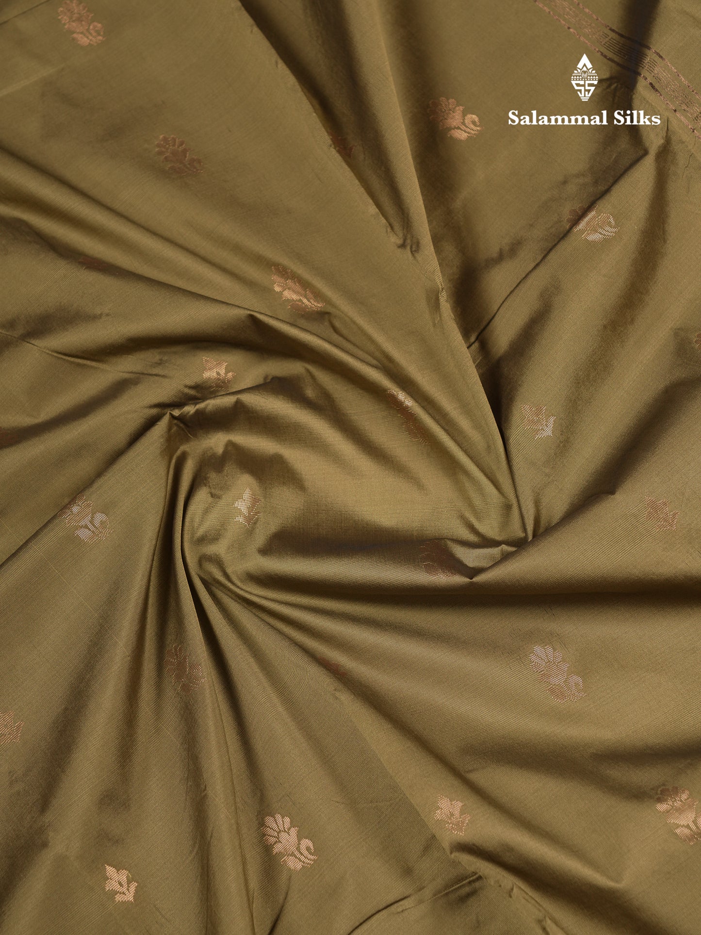 Beautiful Grey Semi Silk Saree With Tarditional Rettapet Border