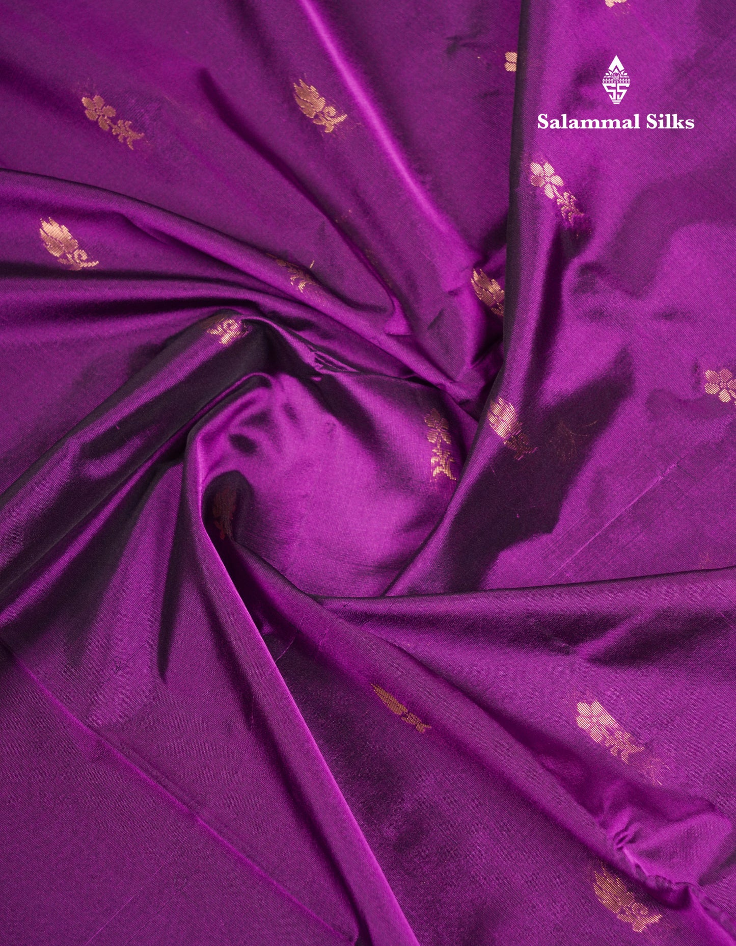 Beautiful Bottle Green Semi Silk Saree With Traditional Small Border