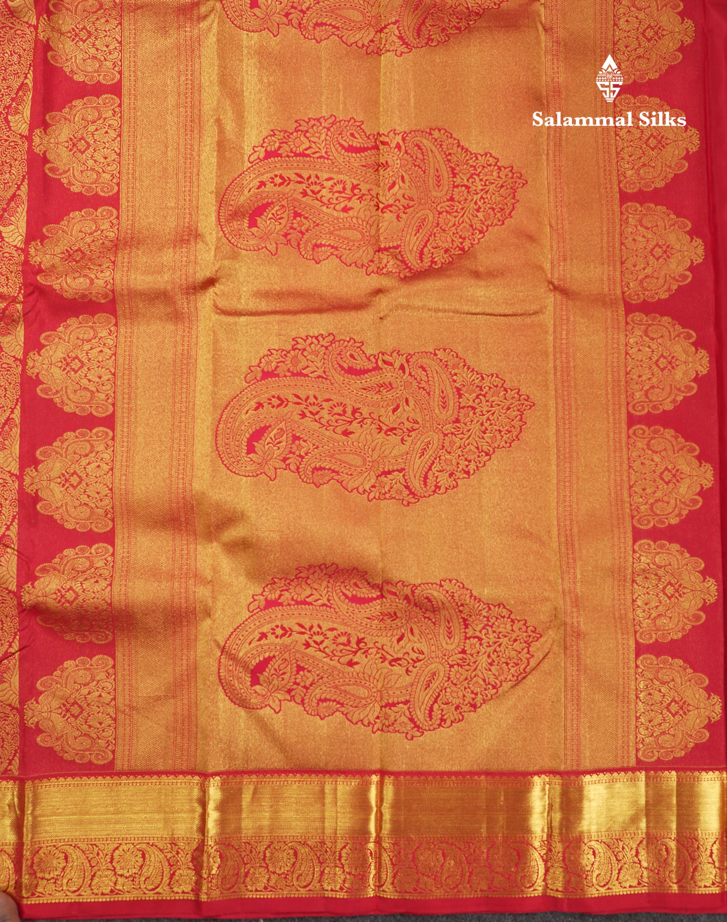 Beautiful Red Bridal Pure Kanjivaram Silk Saree With Traditional Border