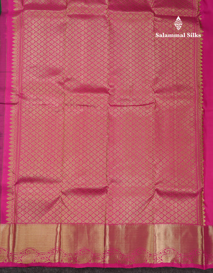 Beautiful Bottle Green Pure Kanjivaram Silk Saree With Contrast Magenta Pink Traditional Evening Morning Border