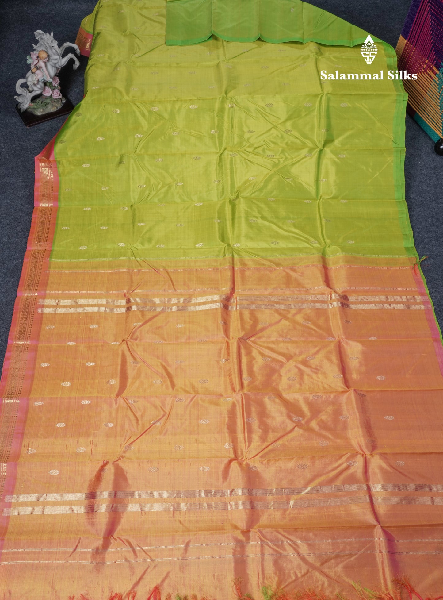 Parrot Green Pure Kanjivaram Silk Saree With Contrast Pinkish Orange One Side Border