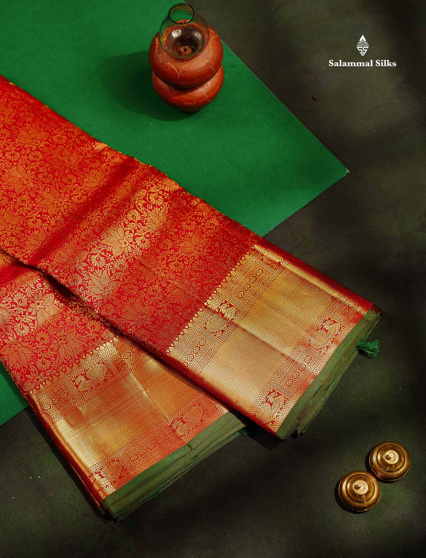 Maroon Beautiful Bridal Pure Kanjivaram Silk Saree With Contrast Bottle Green Blouse