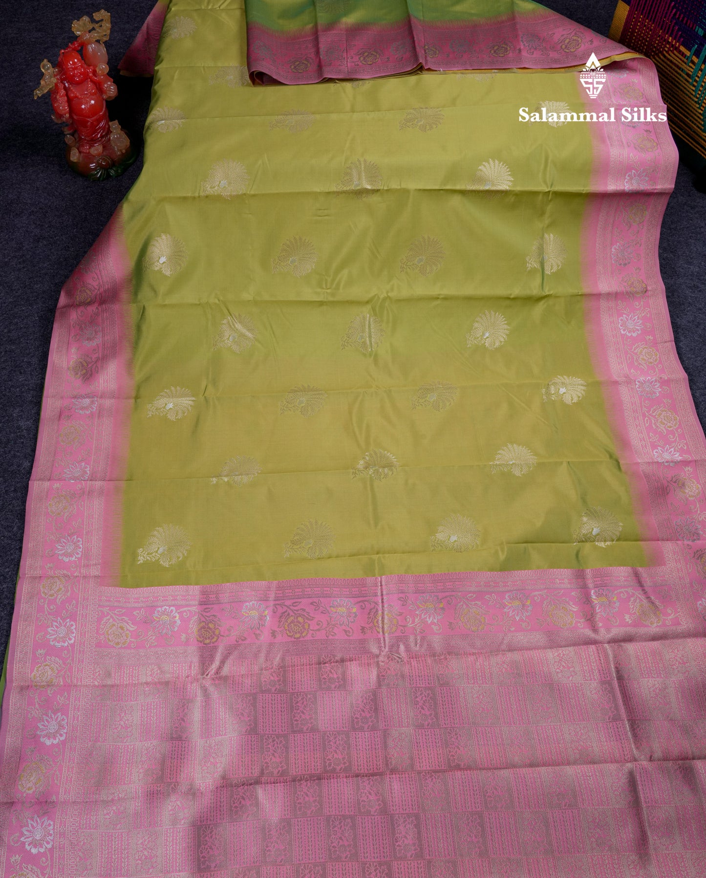 Beautiful Manthulir Green Semi Silk Saree With Contrast Light Pink Border