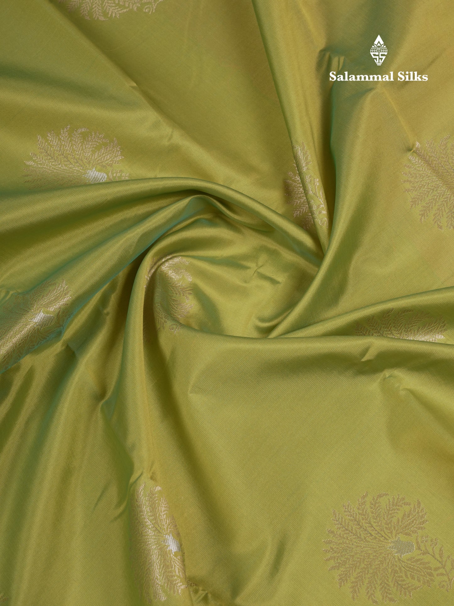 Beautiful Manthulir Green Semi Silk Saree With Contrast Light Pink Border