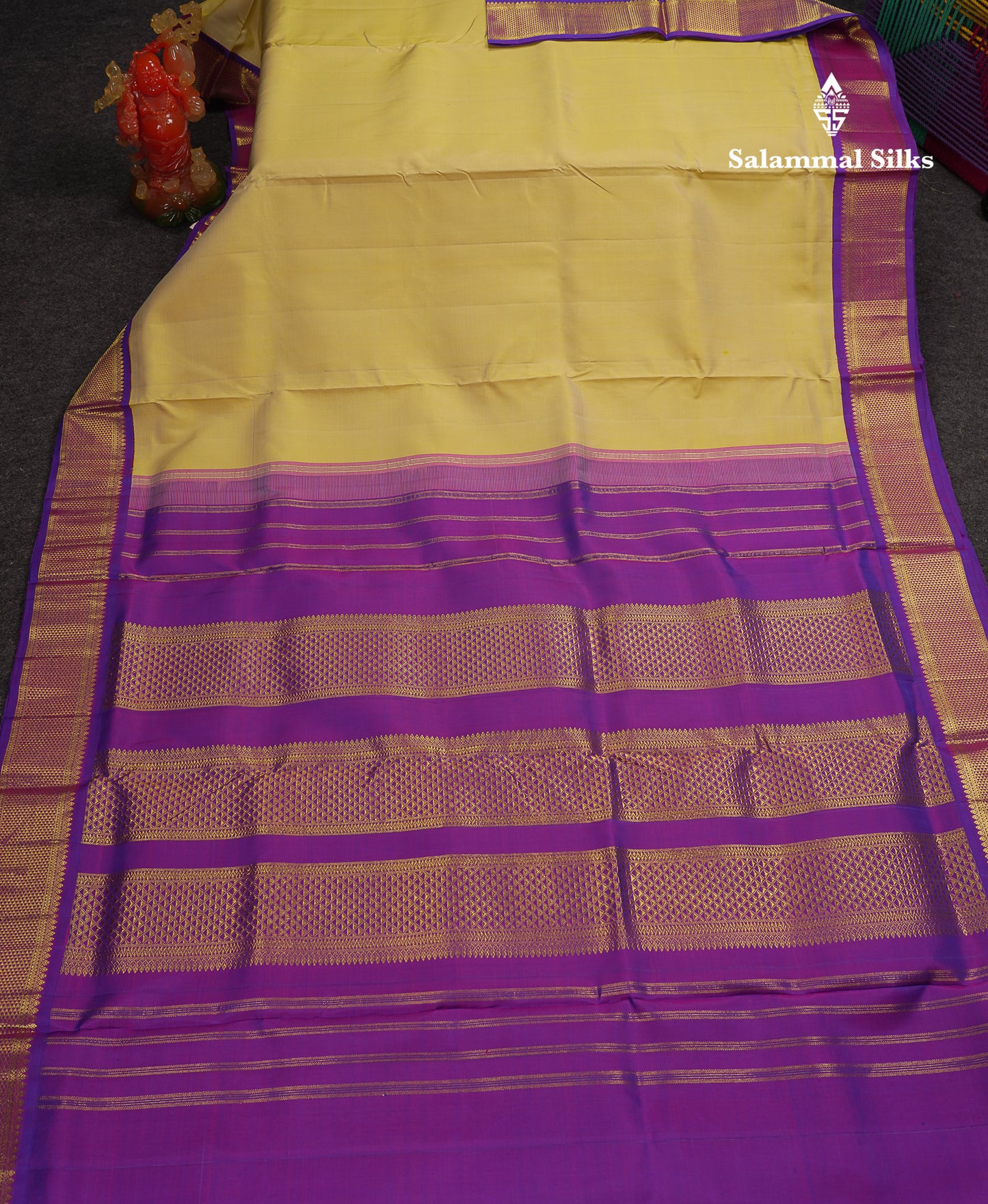Korvai Beautiful Light Yellow 10 Yards Pure Silk Saree With (4.4 inch) Contrast Violet Traditional Border