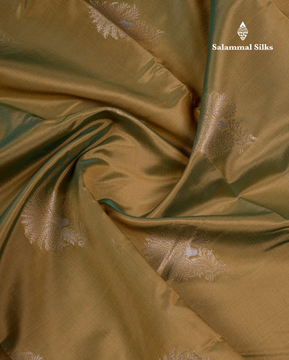 Beautiful Manthulir Green Semi Silk Saree With Contrast Light Pink Border