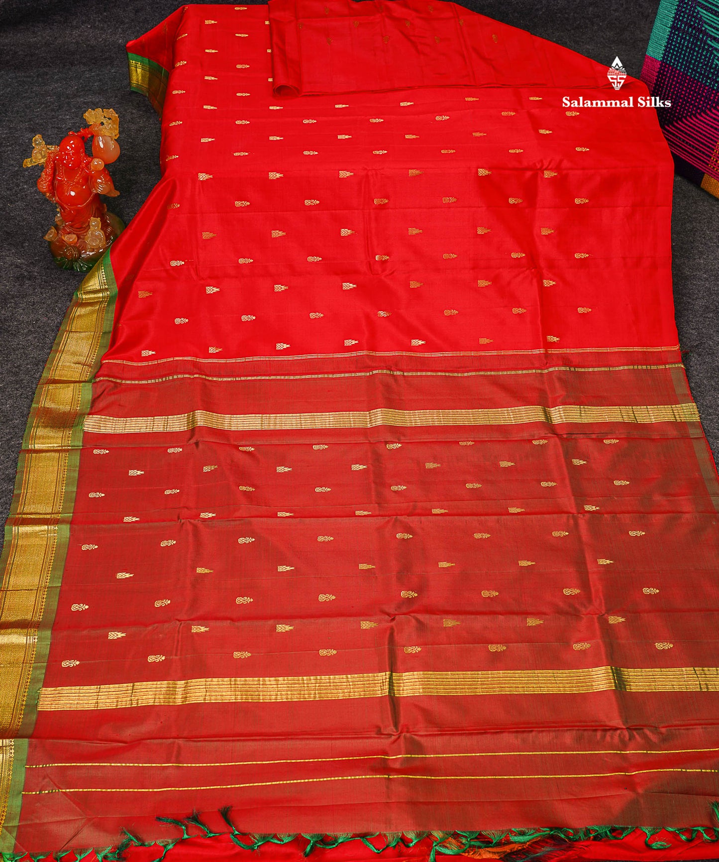 One Side Border Pure Silk Saree - Chilly Red Zari Butta With Contrast Dual Tone Green Traditional Border