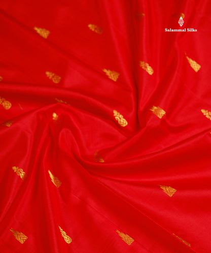 One Side Border Pure Silk Saree - Chilly Red Zari Butta With Contrast Dual Tone Green Traditional Border