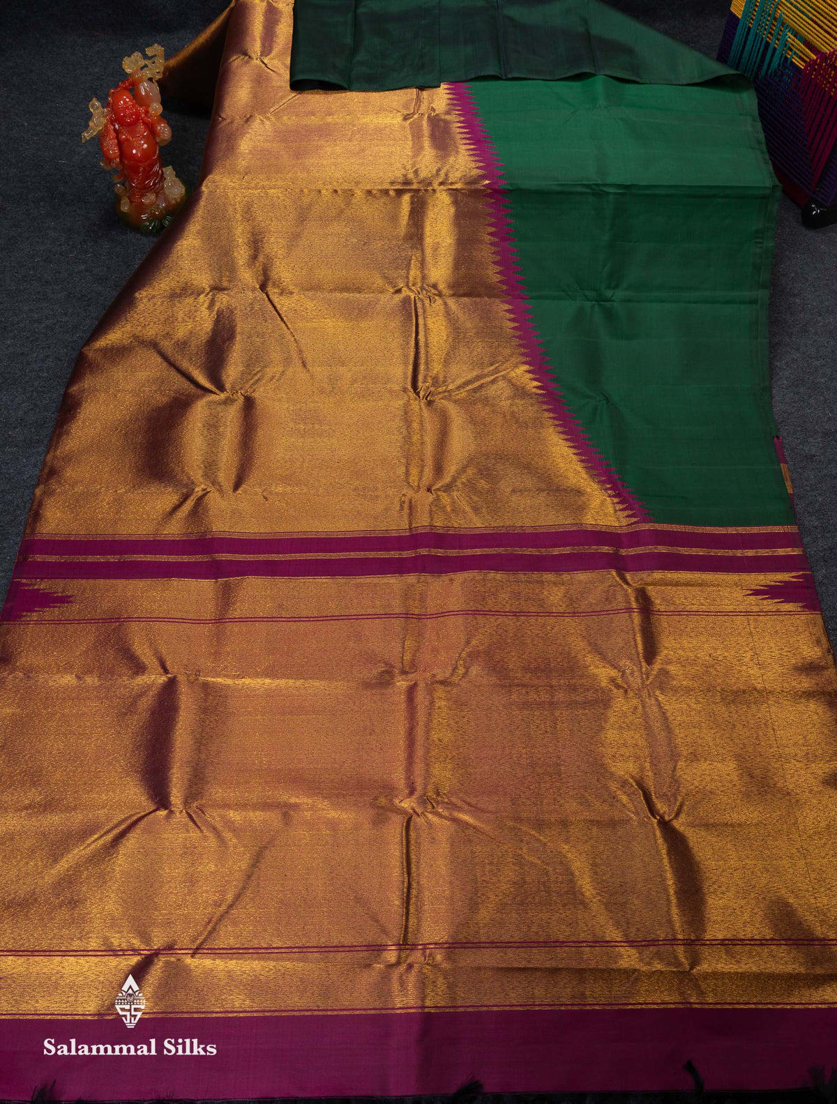Beautiful Bottle Green 8Kol Pure Kanjivaram Silk Saree With Contrast Magenta Traditional Raising Temple Border