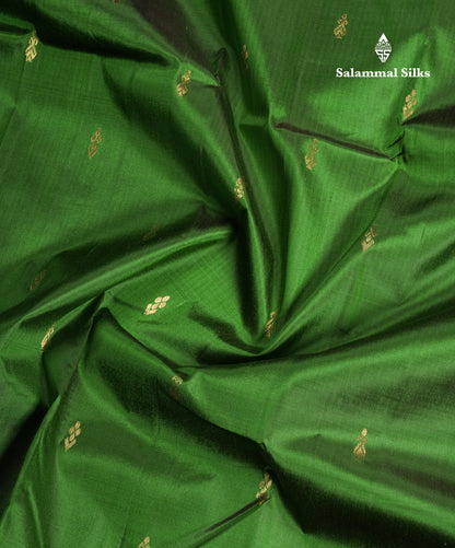 Green Pure Kanjivaram Silk Saree With Contrast Manthulir Green One Side Border