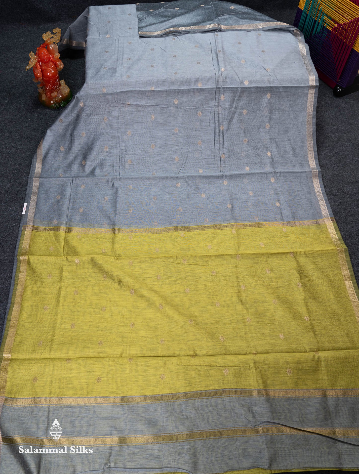 Beautiful Grey Zari Butta Maheshwar Cotton Saree With Contrast Manthulir Green Blouse