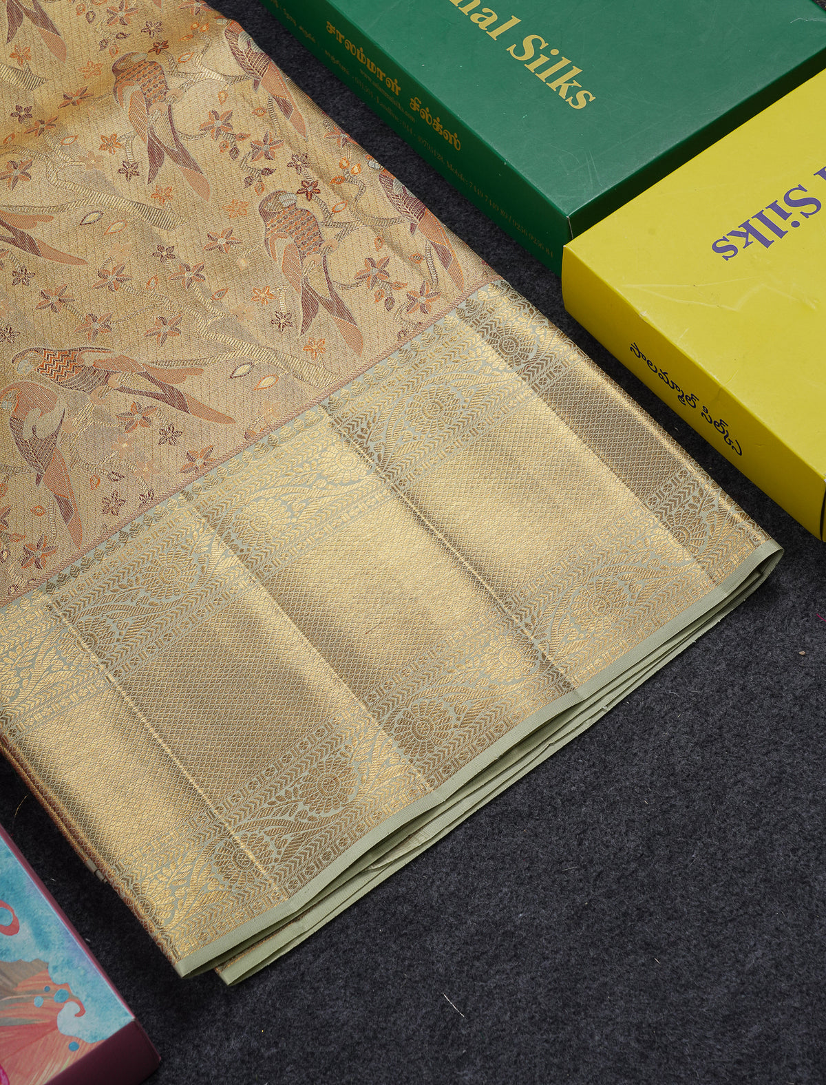 Beautiful Gold Tissue Menakari Work Bridal Pure Kanjivaram Silk Saree With Contrast Cream Green Traditional Evening Morning Border