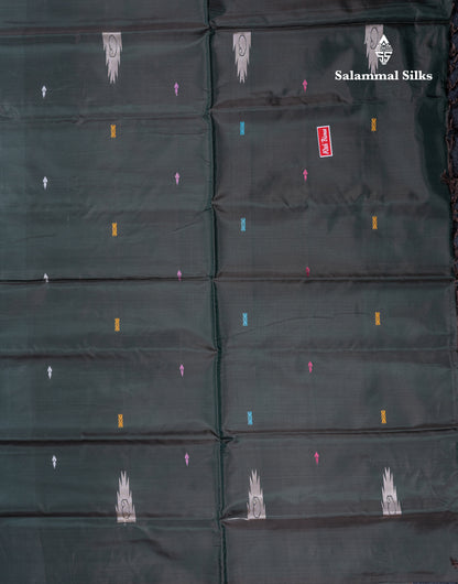 Dark Peach Banana Pinth Saree (Vaazhainaar Pattu) With Contrast Bottle Green Blouse