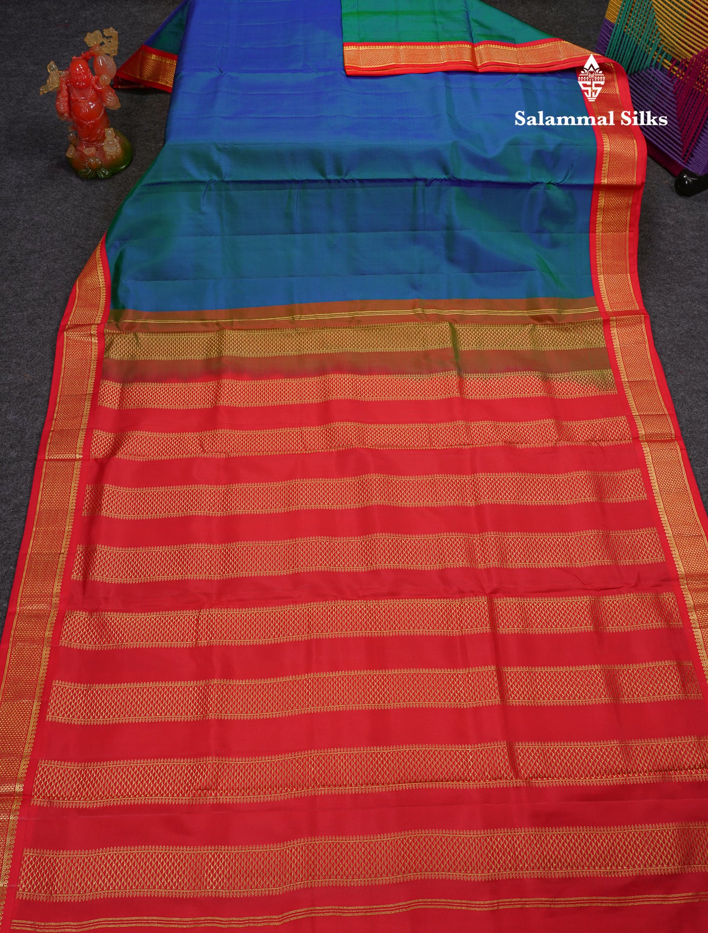 Korvai Beautiful Dual Tone Peacock Blue 10 Yards Pure Silk Saree With (4.1 inch) Contrast Chilly Red Traditional Border