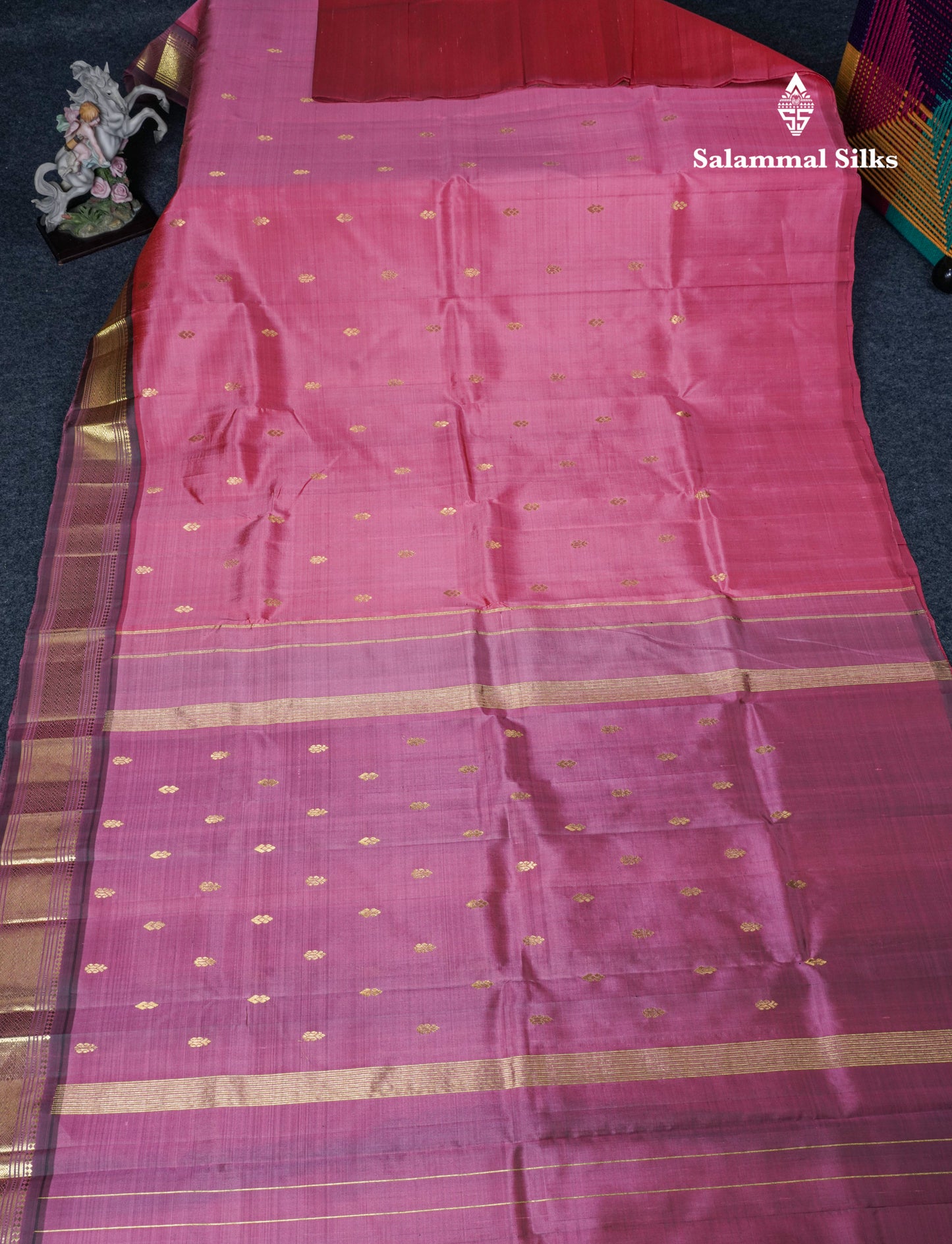 Onion Pink Pure Kanjivaram Silk Saree With One Side Border